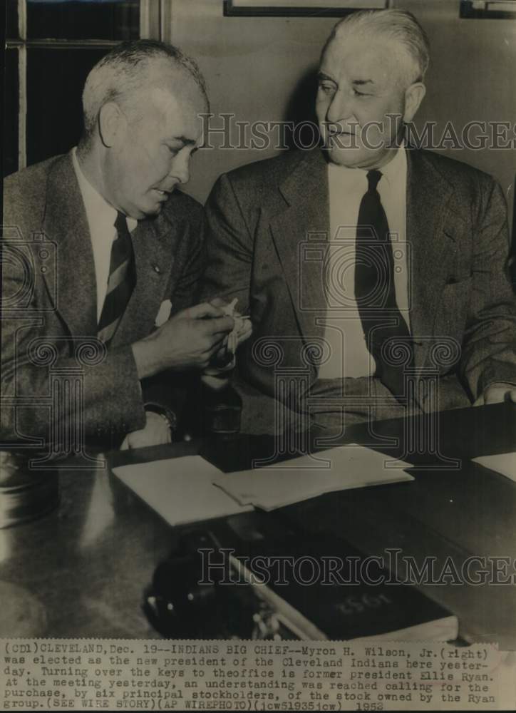 1952 Press Photo Cleveland Indians Baseball Officials Exchange Keys - sas21694- Historic Images