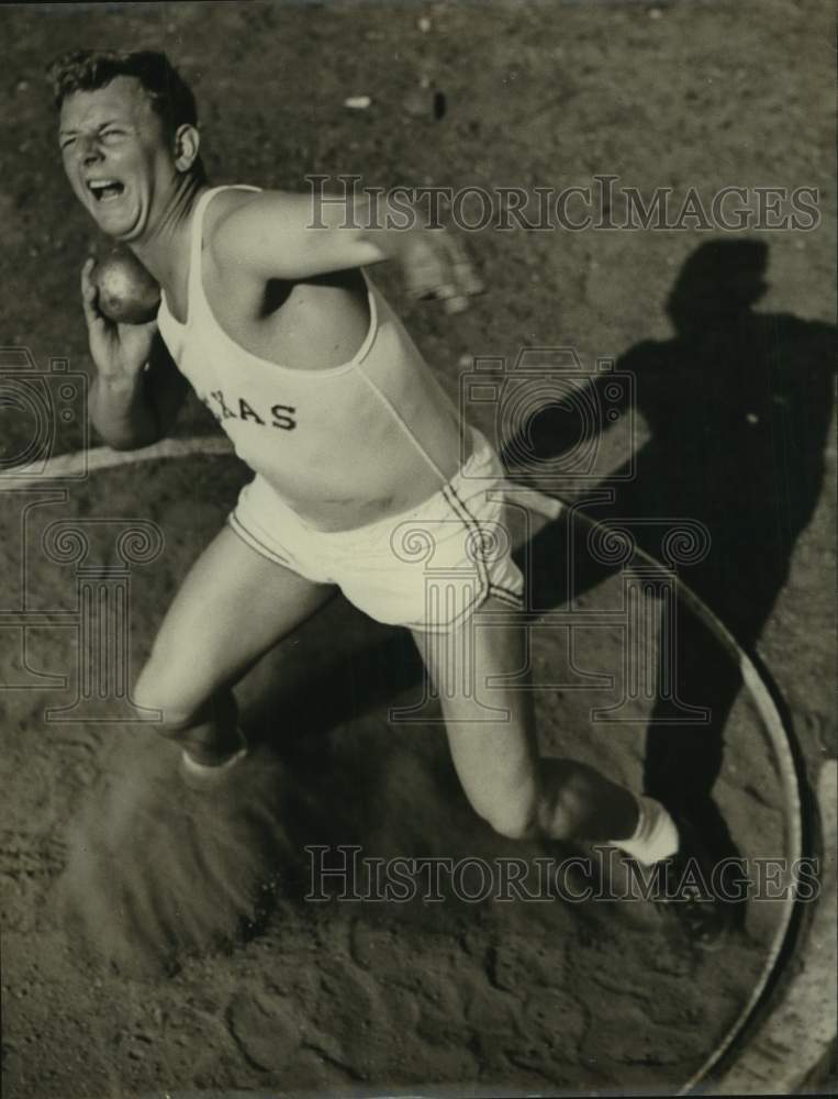 Press Photo University of Texas Shot Putter Bill Milburn Prepares to Throw- Historic Images