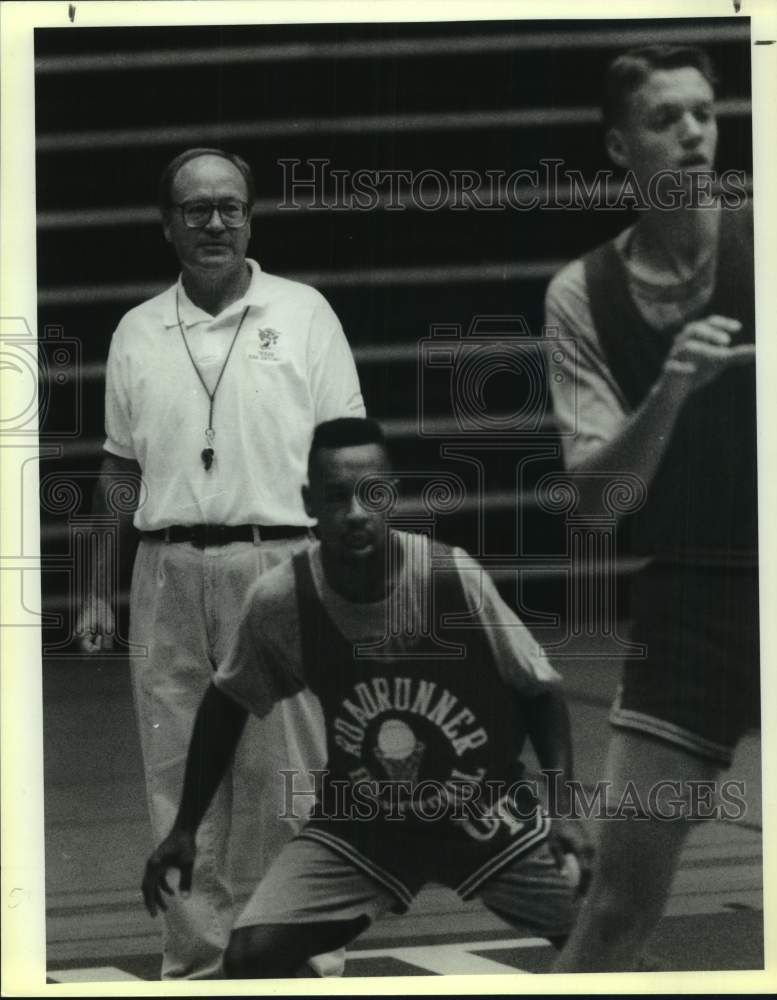 1990 Press Photo University of Texas San Antonio Basketball Coach Stu Starner- Historic Images