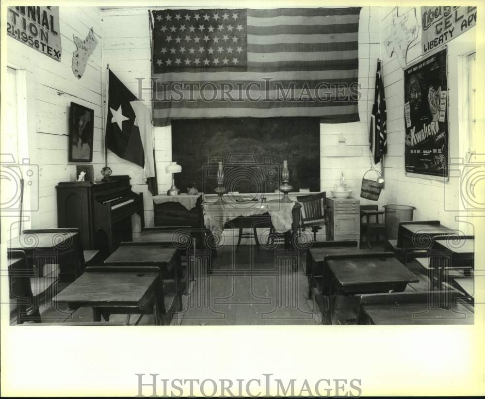 Press Photo One-Room Schoolhouse at Plantation Ranch Village - sas21958- Historic Images