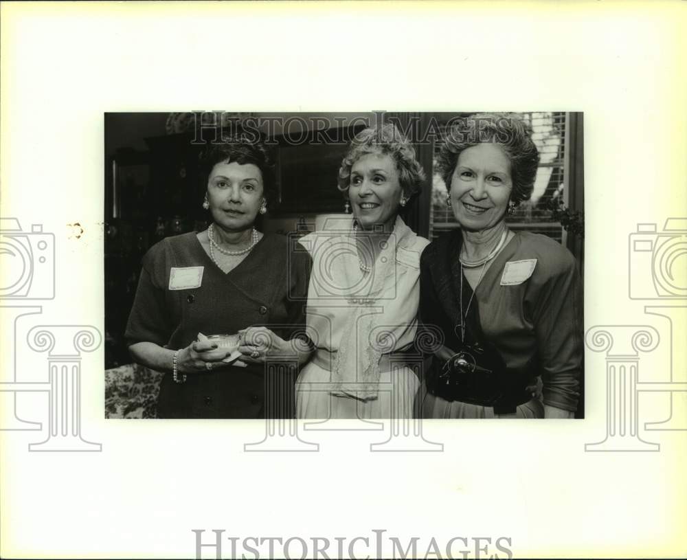 1987 Press Photo Inestana Guild of San Antonio Christmas Coffee Attendees- Historic Images