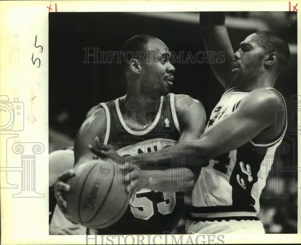 1988 Press Photo San Antonio Spurs &amp; Seattle Supersonics Play NBA Basketball- Historic Images