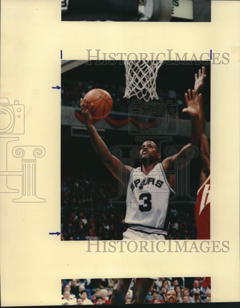 1994 Press Photo San Antonio Spurs Basketball Player Dale Ellis Takes Lay-Up- Historic Images