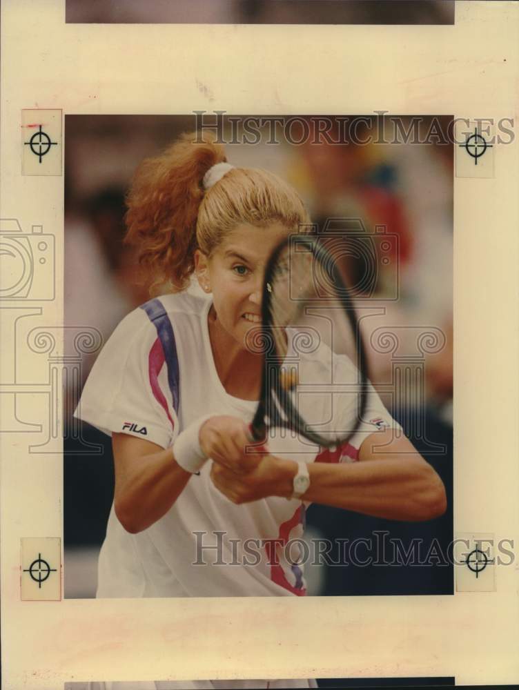 1990 Press Photo Tennis Player Monica Seles Hits Shot at Hardcourt Championship- Historic Images