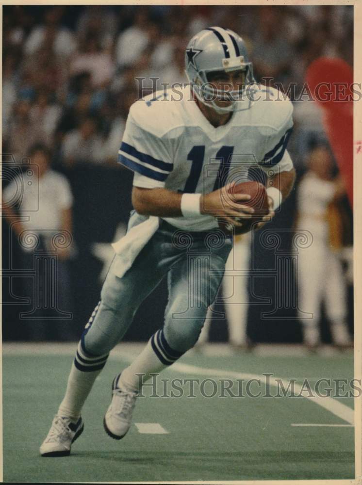 Press Photo Dallas Cowboys Football Player Danny White Runs Ball - sas22604- Historic Images