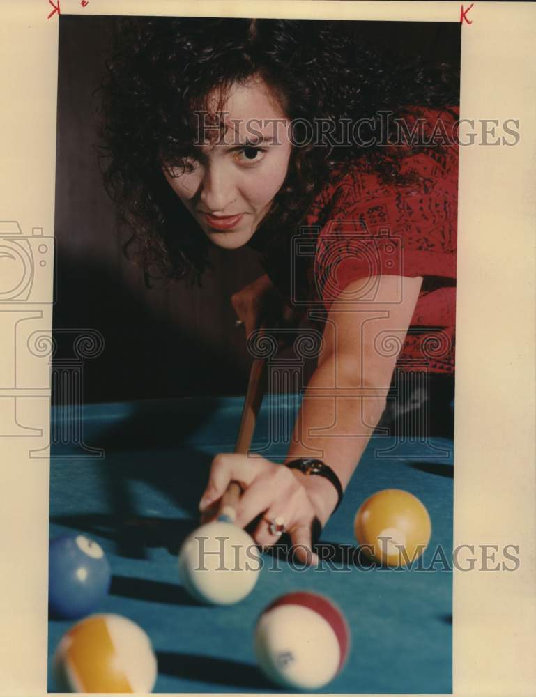 1988 Press Photo Billiards Player Vivian Villarreal Takes Shot - sas22625- Historic Images