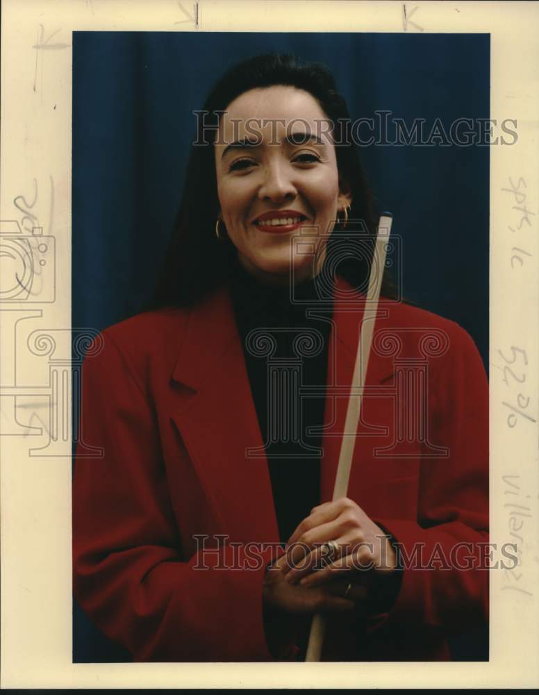 1992 Press Photo Billiards Champion Vivian Villareal Poses With Pool Stick- Historic Images