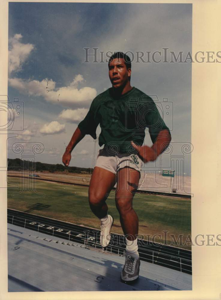 1988 Press Photo Cuero High School Football Player Robert Strait - sas22726- Historic Images