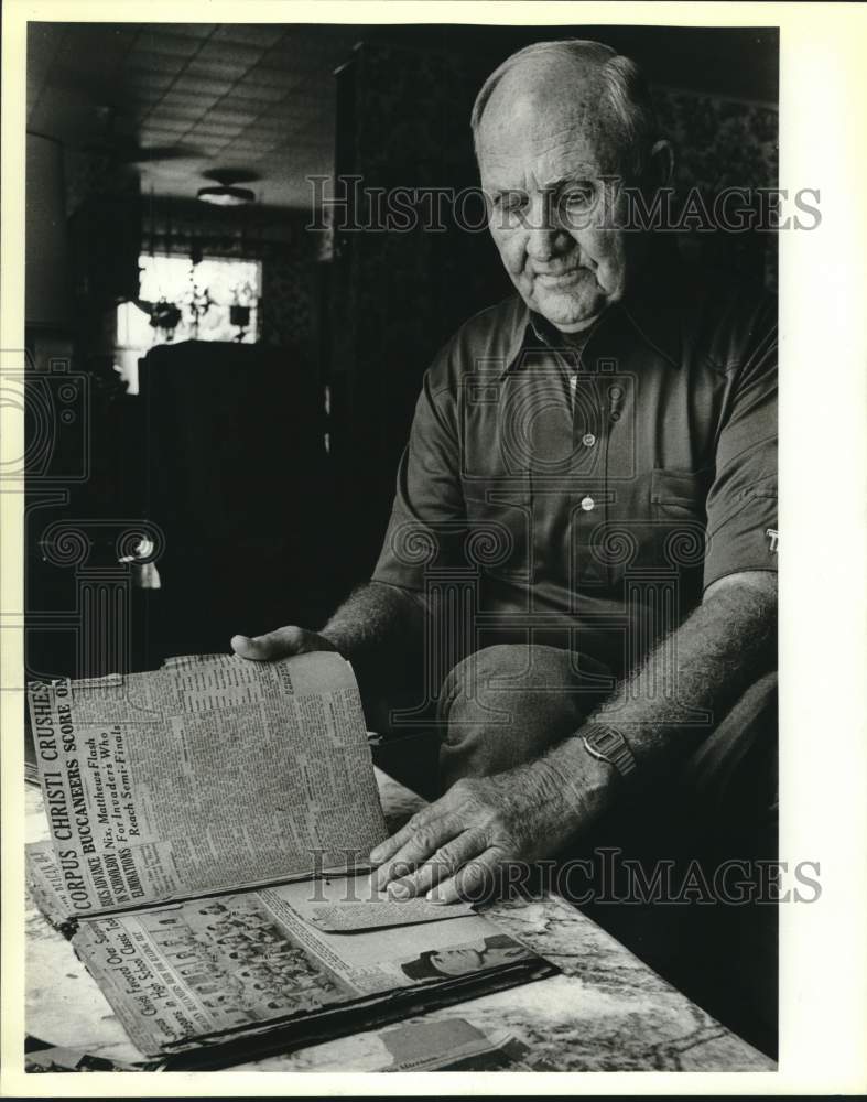 1988 Press Photo Emery Nix & 1938 Corpus Christi High School Football Scrapbook- Historic Images