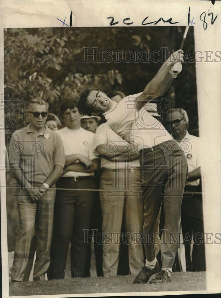 1970 Press Photo Golfer Dave Hill Takes Shot - sas22791- Historic Images