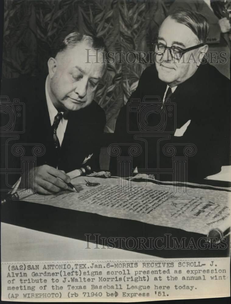 1951 Press Photo J. Alvin Gardner &amp; J. Walter Morris at Texas Baseball Meeting- Historic Images