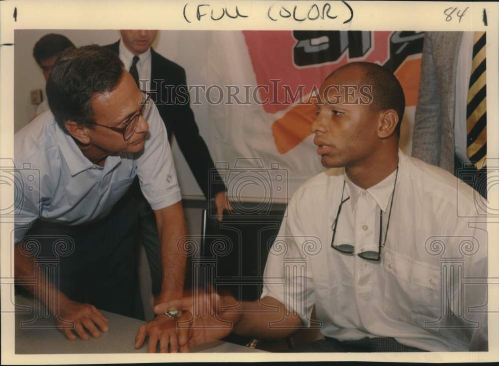 1989 Press Photo San Antonio Spurs Basketball Coach Larry Brown & Terry Cummings- Historic Images