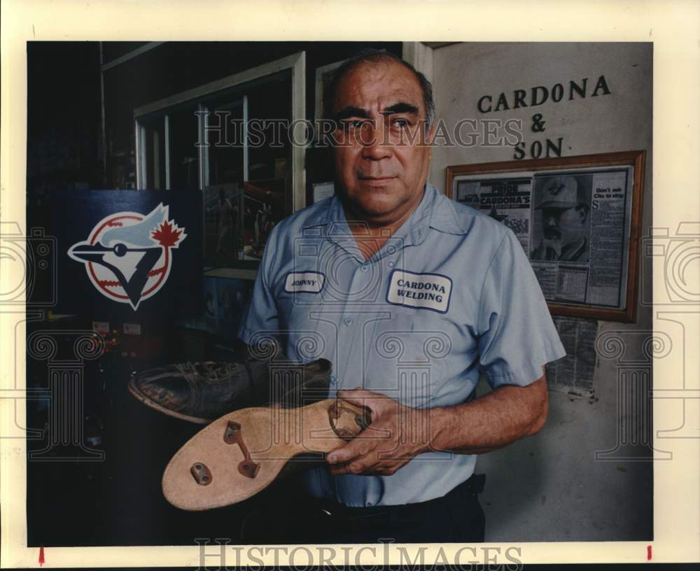 1992 Press Photo San Antonio Amateur Baseball Sponsor Johnny Cardona - sas23092- Historic Images