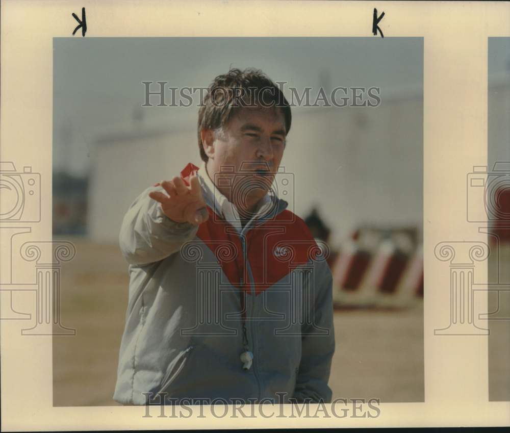 1988 Press Photo Football Coach Mike Sullivan - sas23181- Historic Images