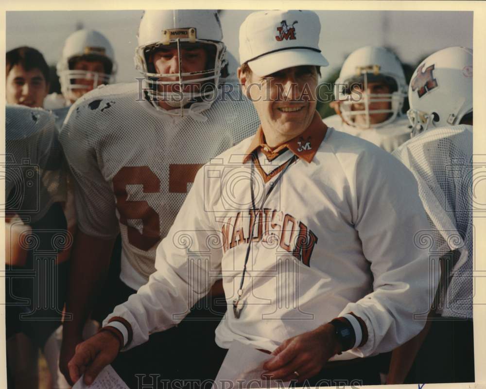 1981 Press Photo Madison High School Football Coach Jim Streety &amp; Players- Historic Images