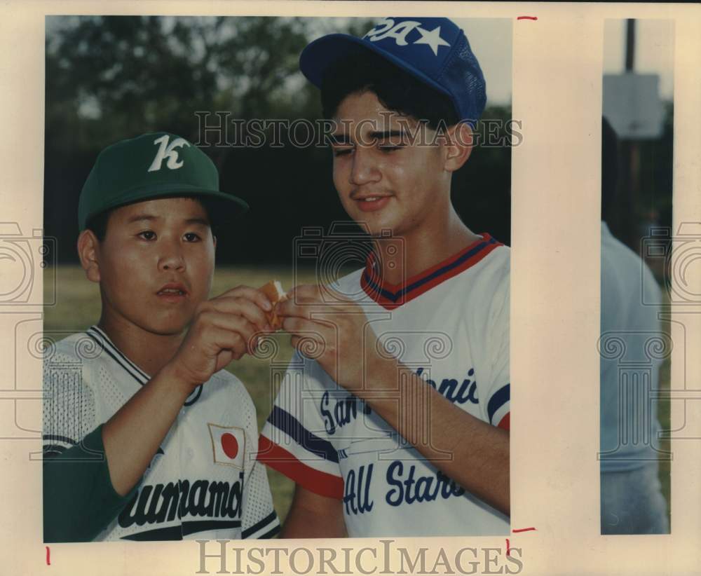 1988 Press Photo Boys Attend San Antonio Catholic & Japanese Youth Baseball Game- Historic Images