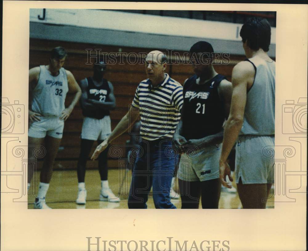 1987 Press Photo San Antonio Spurs Basketball Coach Bob Weiss at Training Camp- Historic Images