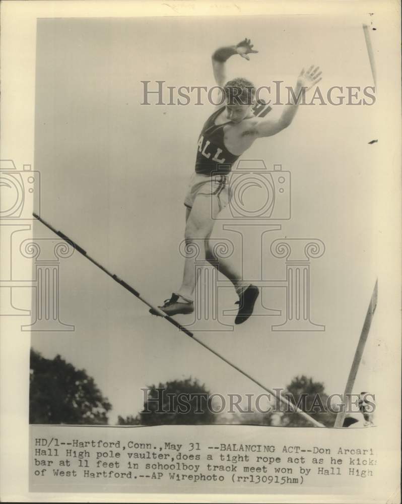 Press Photo Don Arcari, Hall High School Pole Vaulter - sax00386- Historic Images
