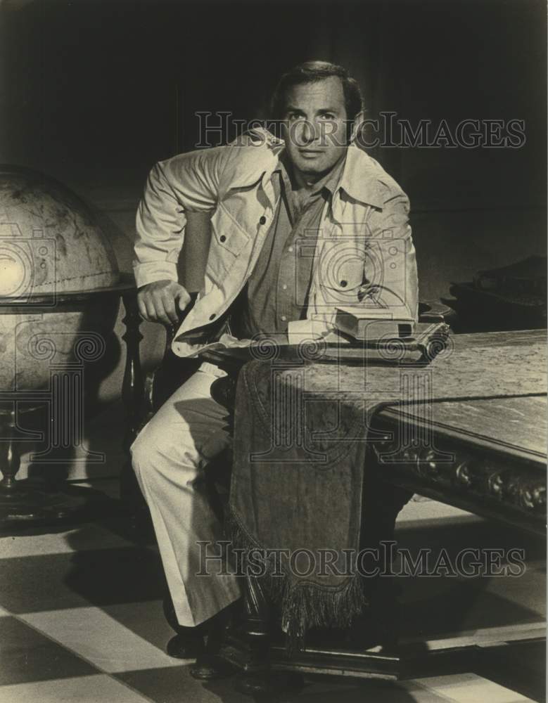 Press Photo Ben Gazzara, host of The Age of Leonardo on PBS Television Network