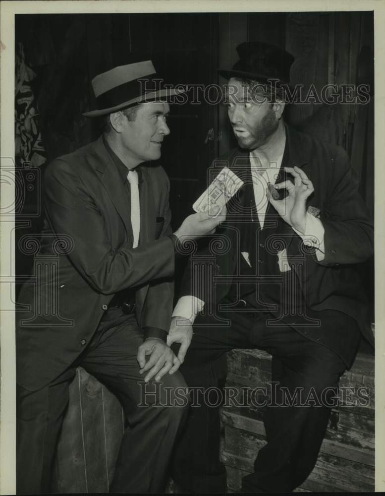 1959 Press Photo Frank Lovejoy and Red Skelton, Entertainers - sax01666