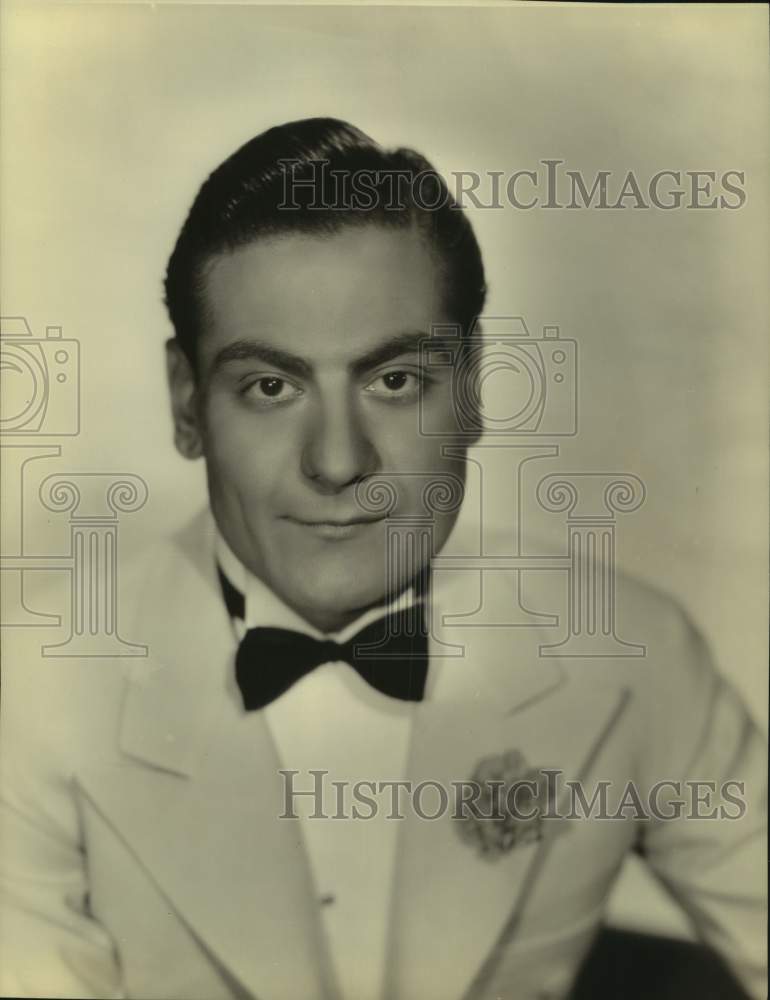 Press Photo Actor Victor Lombardo, youngest of the musical family plays clarinet- Historic Images