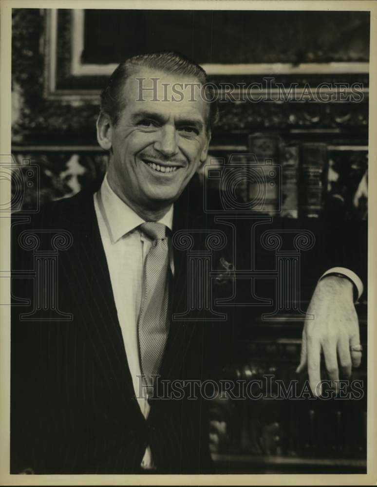 Press Photo Entertainer Douglas Fairbanks - sax01901- Historic Images