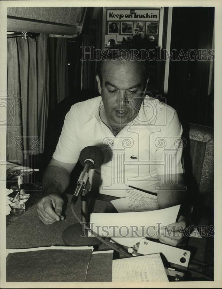 Press Photo Charles Kuralt, News Correspondent - sax02205