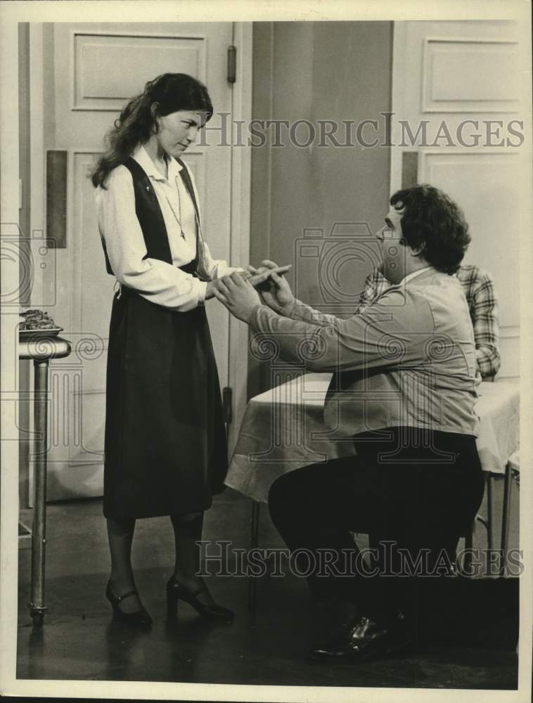 1980 Press Photo Actors Sands Hall and Walter Olkewicz in The Last Resort on CBS- Historic Images