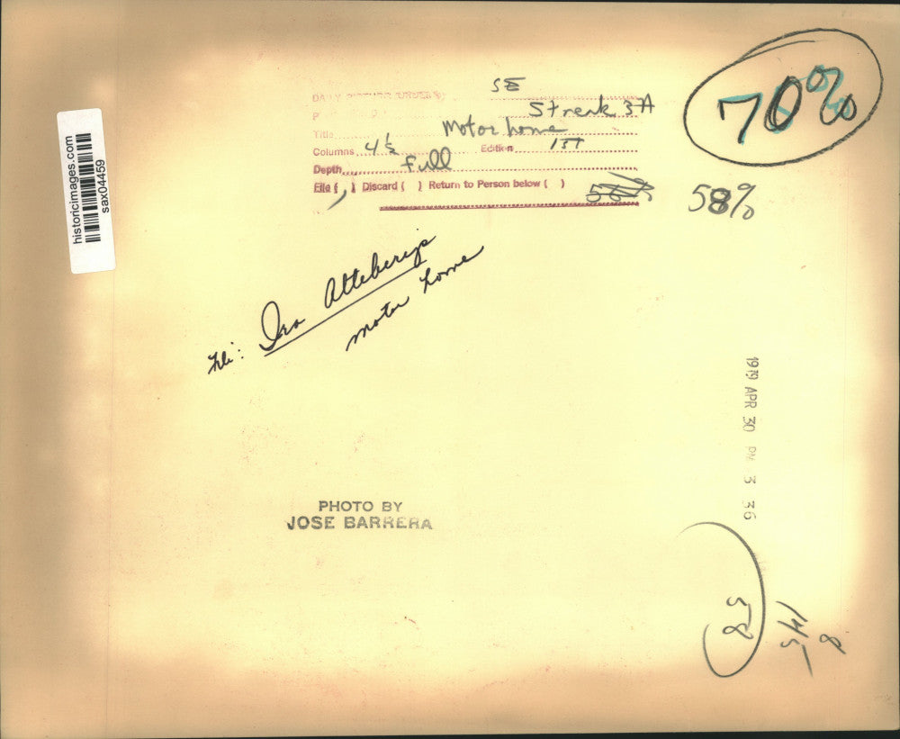 1979 Press Photo Ira Attebery's motor home in state of disrepair - sax04459