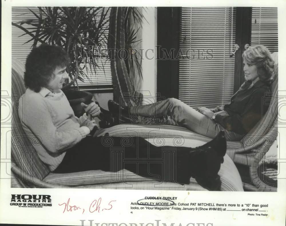 Press Photo Actor Dudley Moore with host Pat Mitchell on Hour Magazine Show