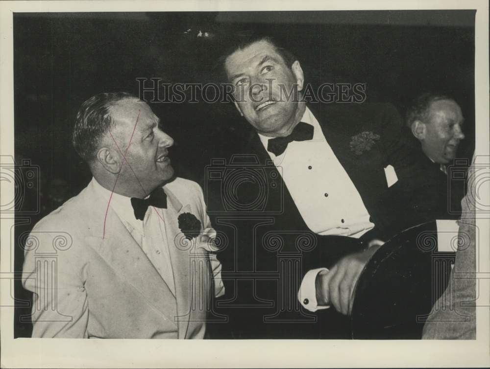 Press Photo Boxer Gene Tunney, Boxing star with Other - sax04695- Historic Images