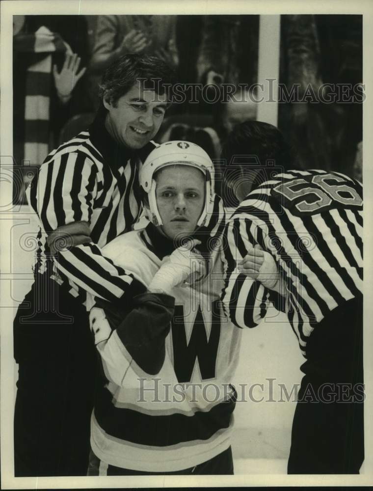 Press Photo Actor Michael Moriarty in "The Deadliest Season" on CBS - sax06648- Historic Images