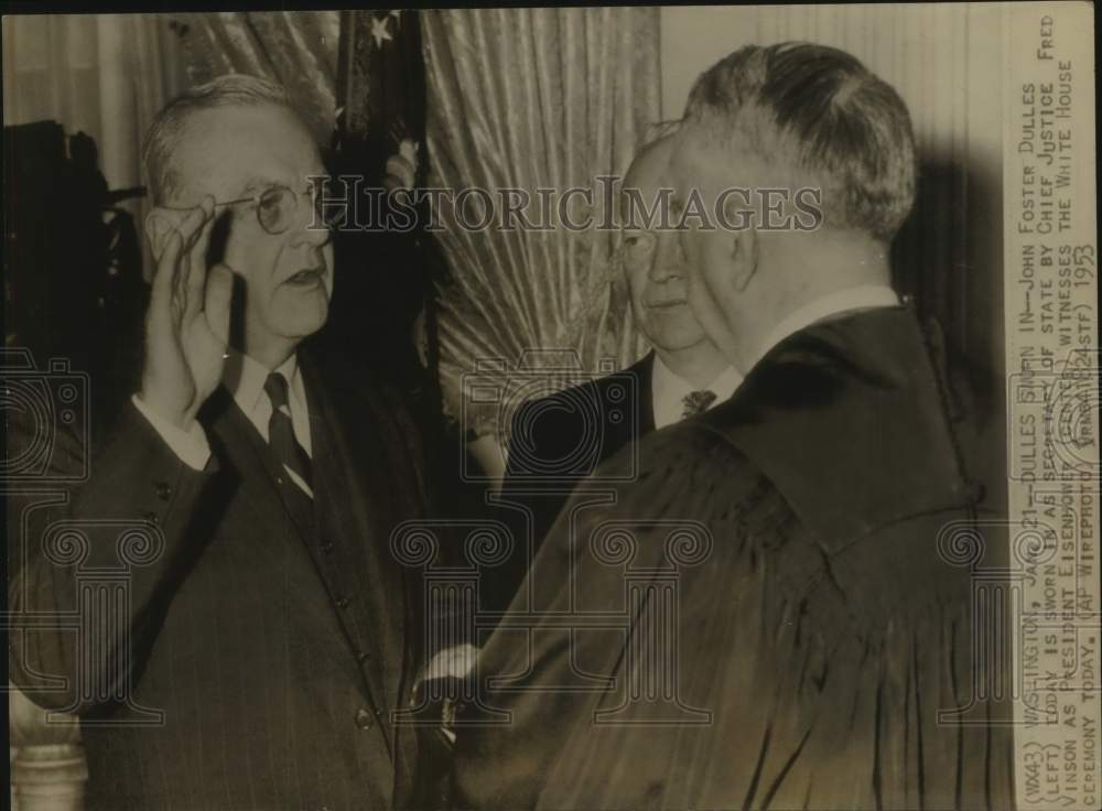 1953 Press Photo John Foster Dulles sworn in by Chief Justice Fred Vinson