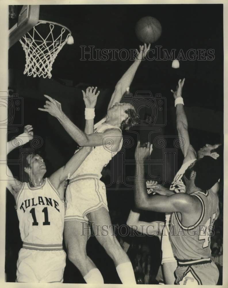 1976 Press Photo Phil Hicks, Tulane University Basketball Player - sax07429- Historic Images