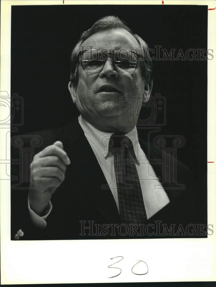 1986 Press Photo Senator Howard Baker at Convention Center - sax08239