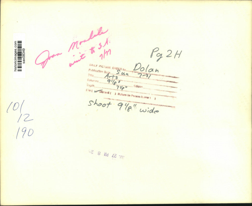 1977 Press Photo Second Lady Joan Mondale in Crowd at San Antonio Event