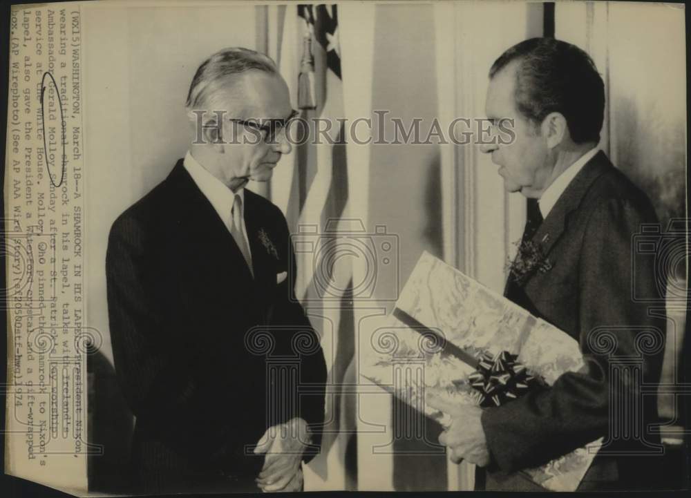 1974 Press Photo Gerald Molloy, Ireland Ambassador with President Nixon