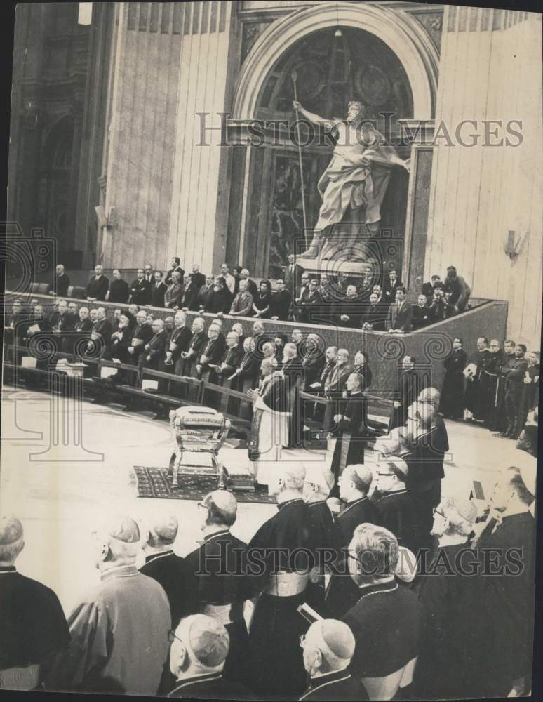 1969 Press Photo Pope Paul VI closes the Second World Synod of Bishops in Rome- Historic Images