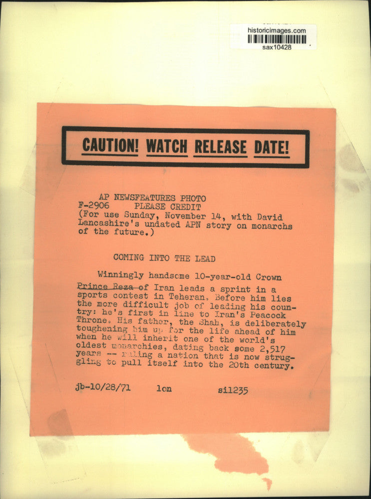 1971 Press Photo Crown Prince Reza leading sports contest in Tehran - sax10428