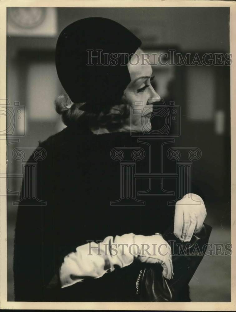 1965 Press Photo Actress Gloria Swanson - sax11597- Historic Images