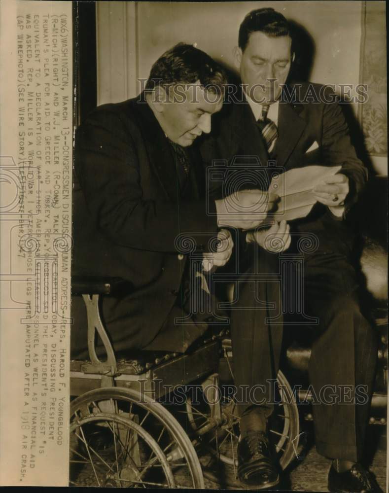 1947 Press Photo Congressmen Harold F. Youngblood & W.J. Miller Talk, Washington