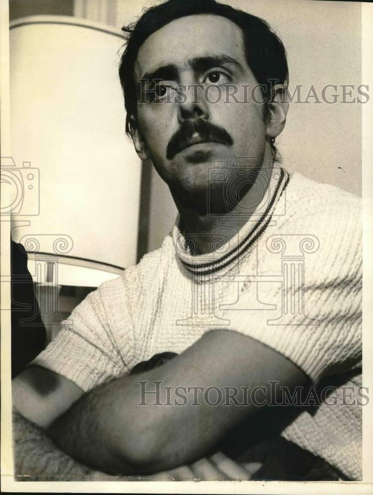 1971 Press Photo Priest released on bond in Washington bomb threat, Pennsylvania- Historic Images