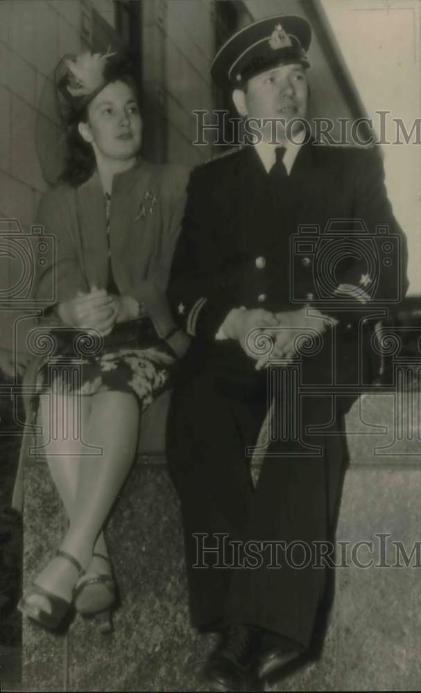 1946 Press Photo Lieutenant and Mrs. Nicolai Redlin - sax12119