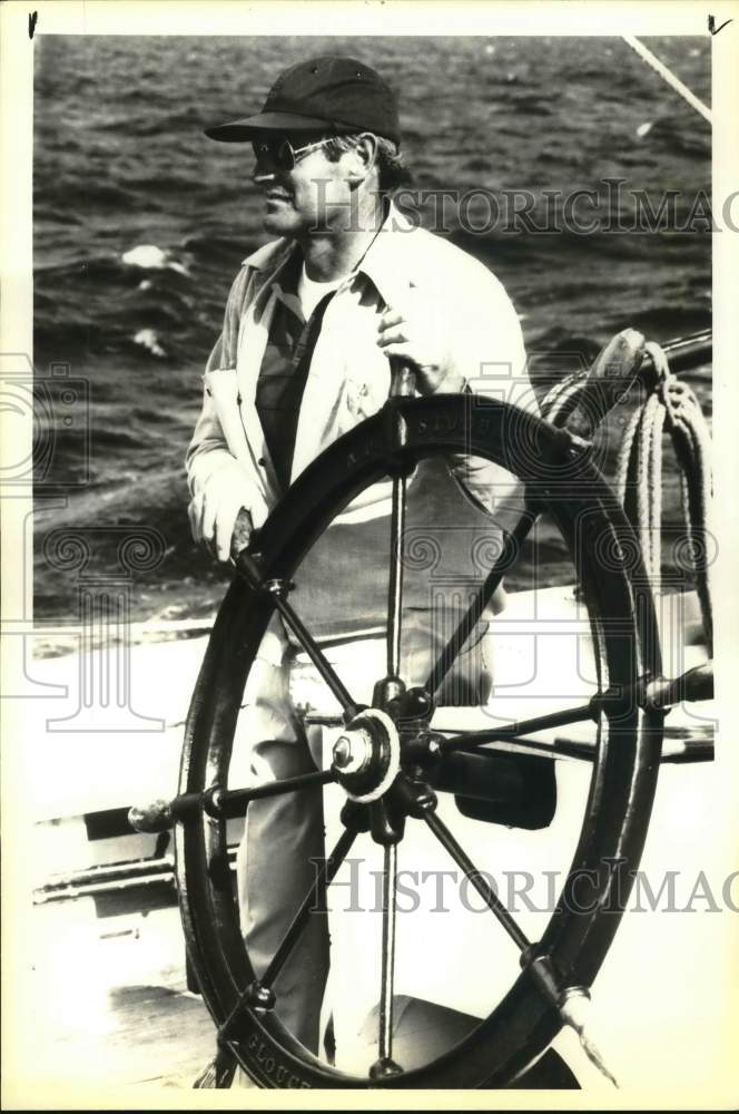 1985 Press Photo James W. Sharp, "Captain Jim" of the Schooner Adventure, Maine- Historic Images
