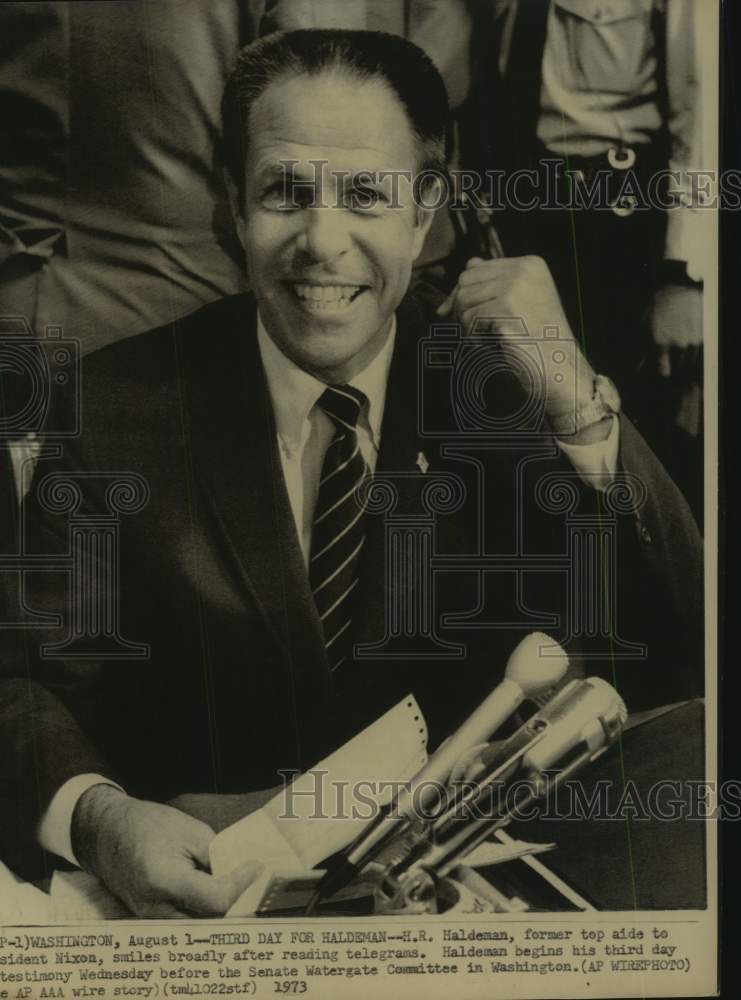 1973 Press Photo Nixon Aide H.R. Haldeman Reads Telegram, Washington - sax13845- Historic Images