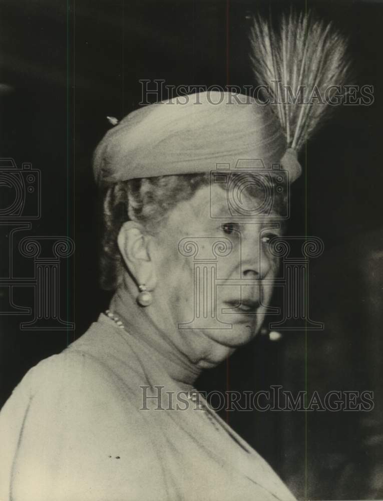 1951 Press Photo Queen Mary of England - sax14178- Historic Images