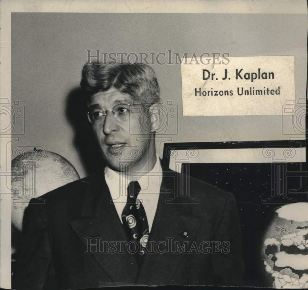 1950 Press Photo California physics professor Dr. J. Kaplan visits Randolph AFB- Historic Images