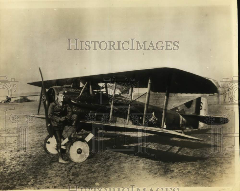 1942 Press Photo Captain Eddie Rickenacker- America's Ace Pilot during WWI- Historic Images