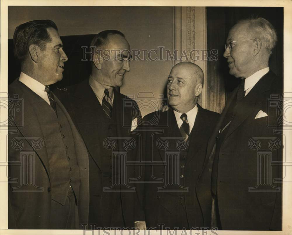 1943 Press Photo Captain Eddie Rickenbacker at a luncheon at the Capitol- Historic Images