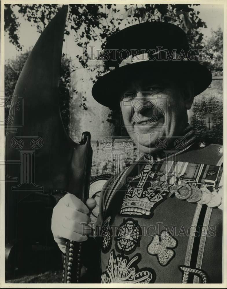 Press Photo Member of the Royal Guard in England - sax17129